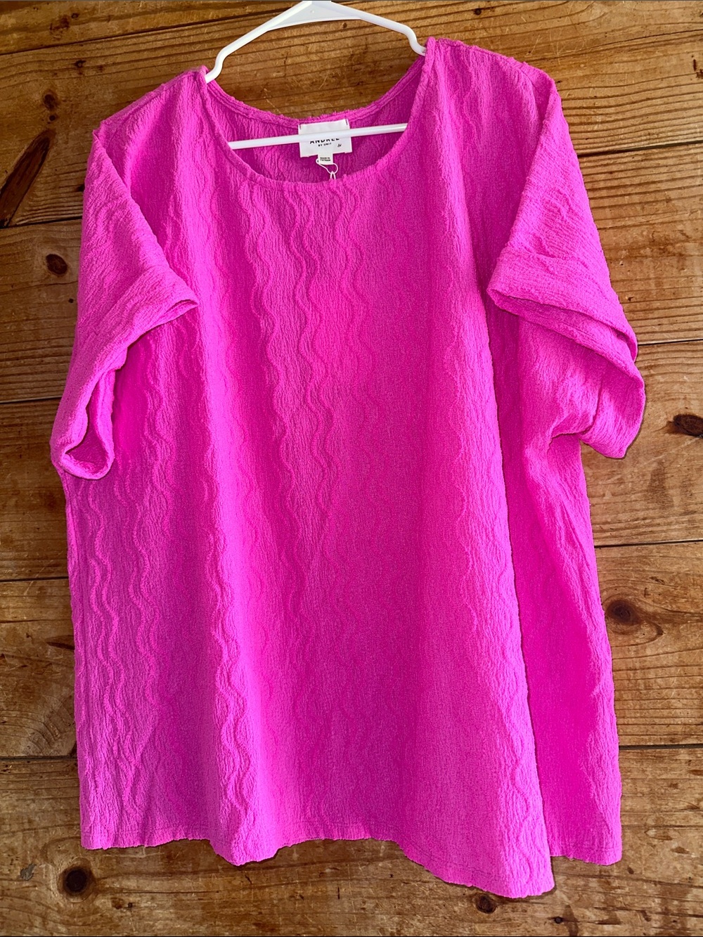 NWT Umgee Hot Pink Textured Short-Sleeve Top